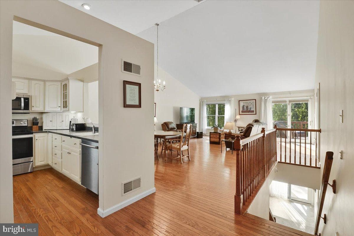 219 S Pine Street photo 2