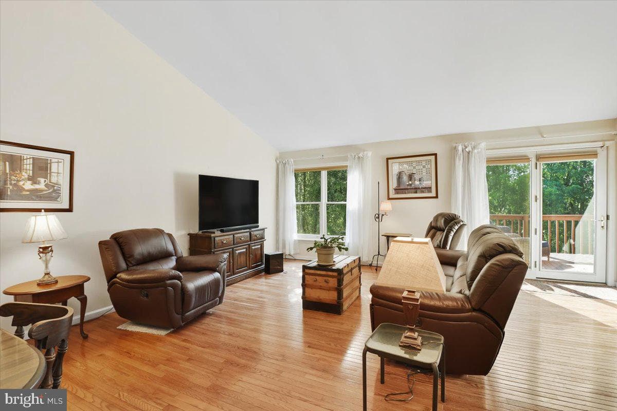 219 S Pine Street photo 7