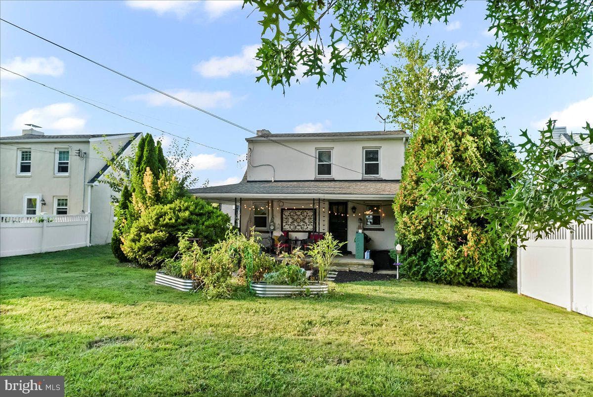 1504 Stirling Street photo 17