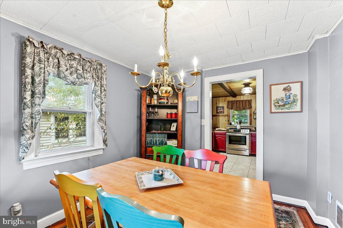 1504 Stirling Street photo 7
