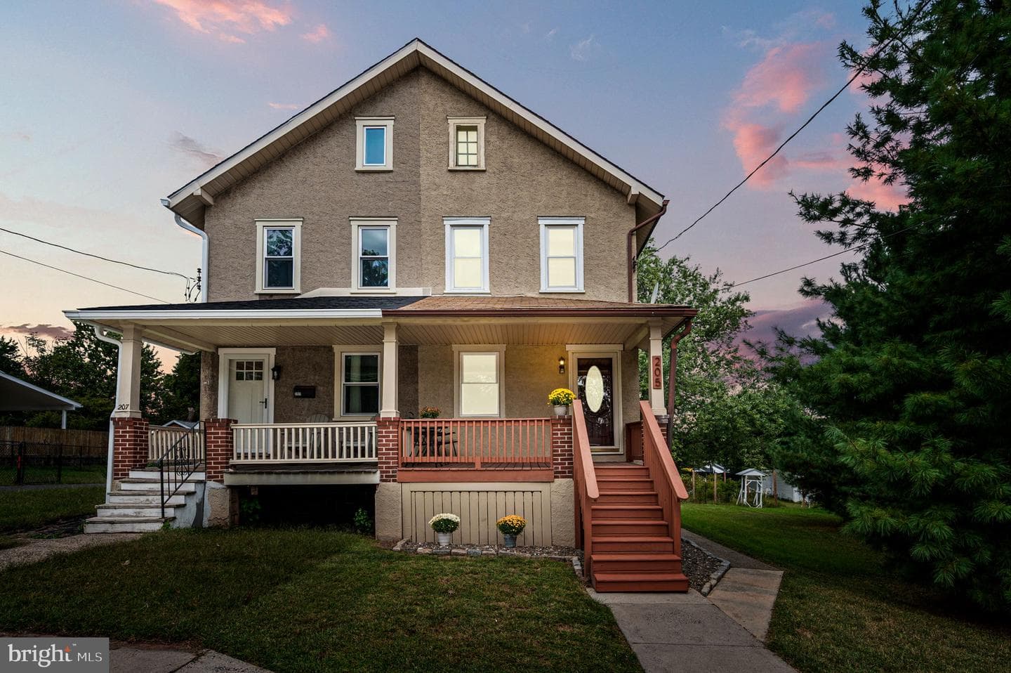 205 Washington Street photo 1