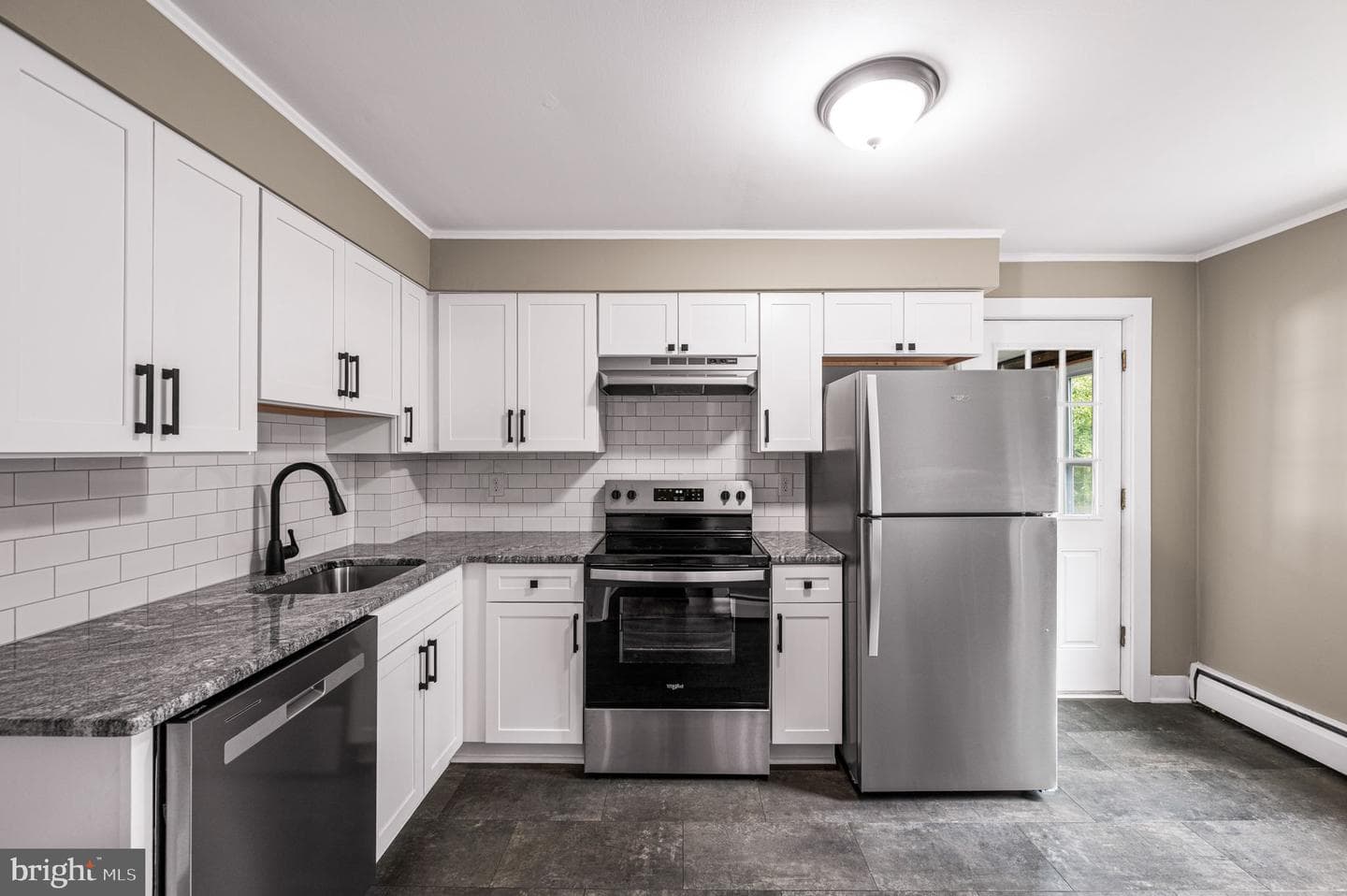 205 Washington Street photo 6