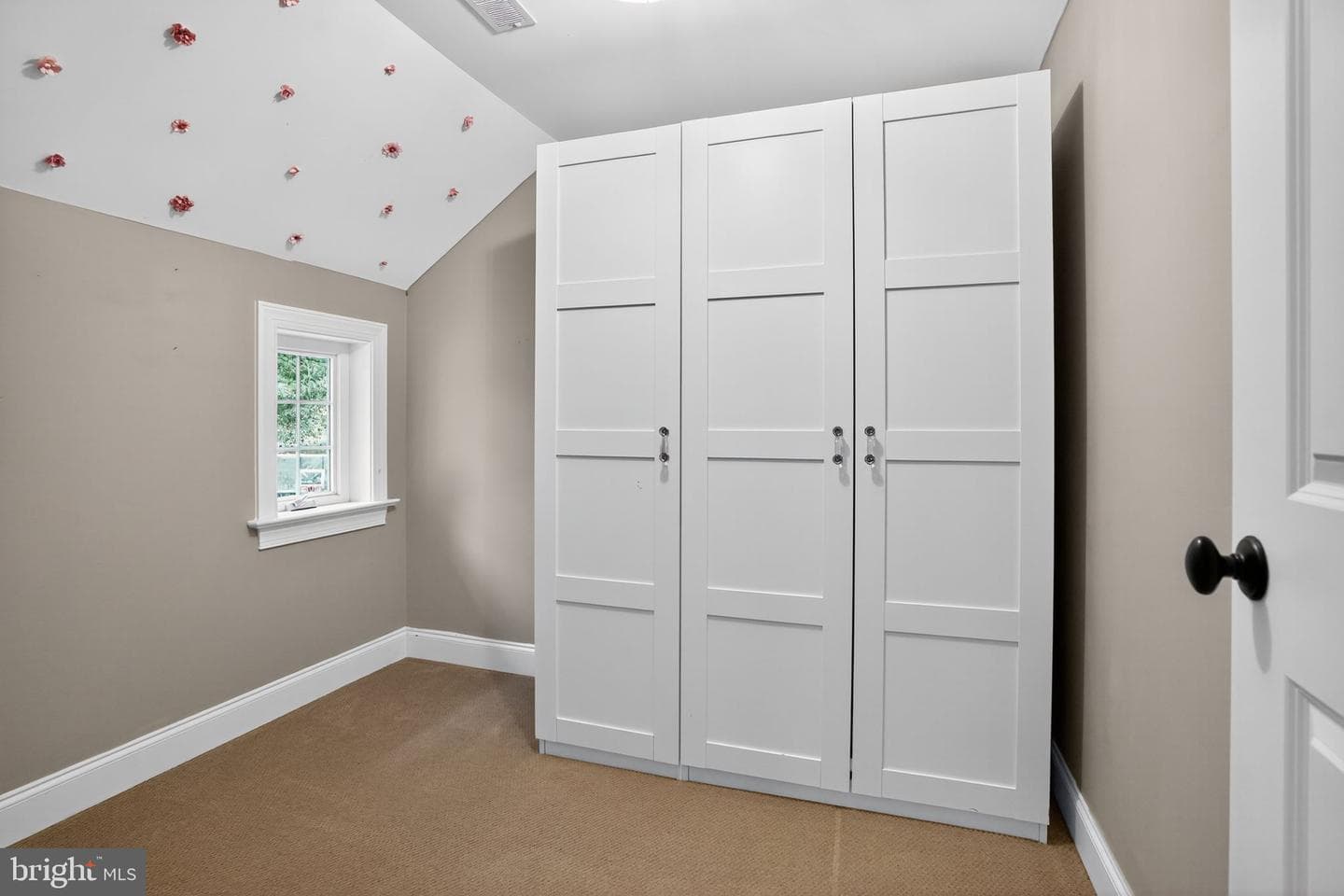 17 Foxchase Road photo 33