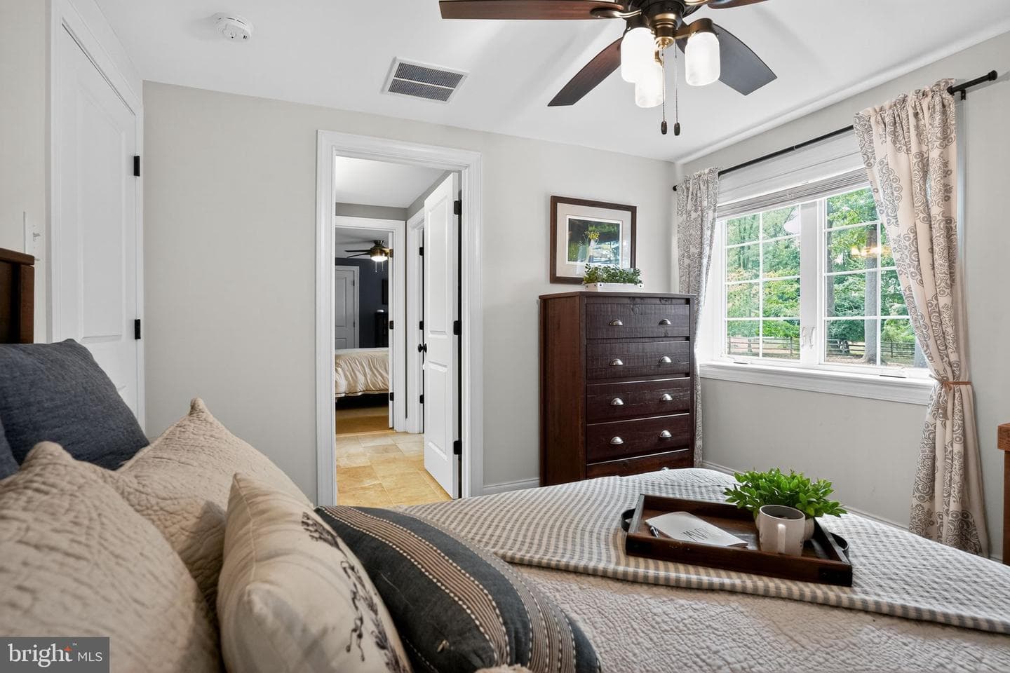 17 Foxchase Road photo 40
