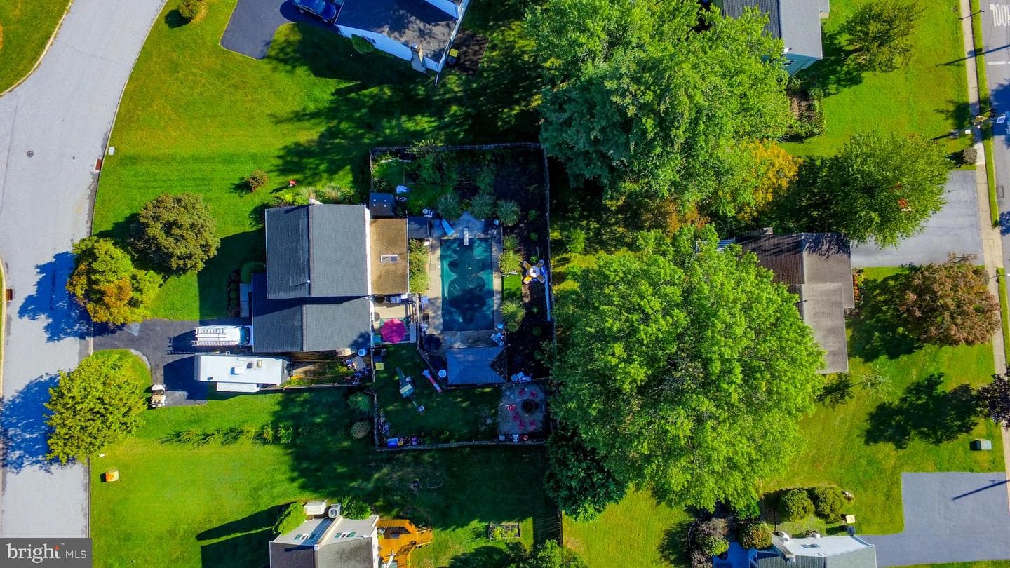 1375 Angela Drive photo 47