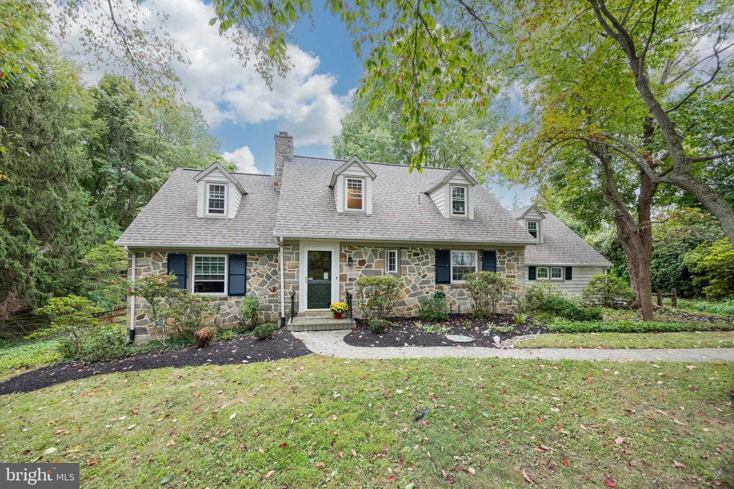 116 Windridge Drive photo 1
