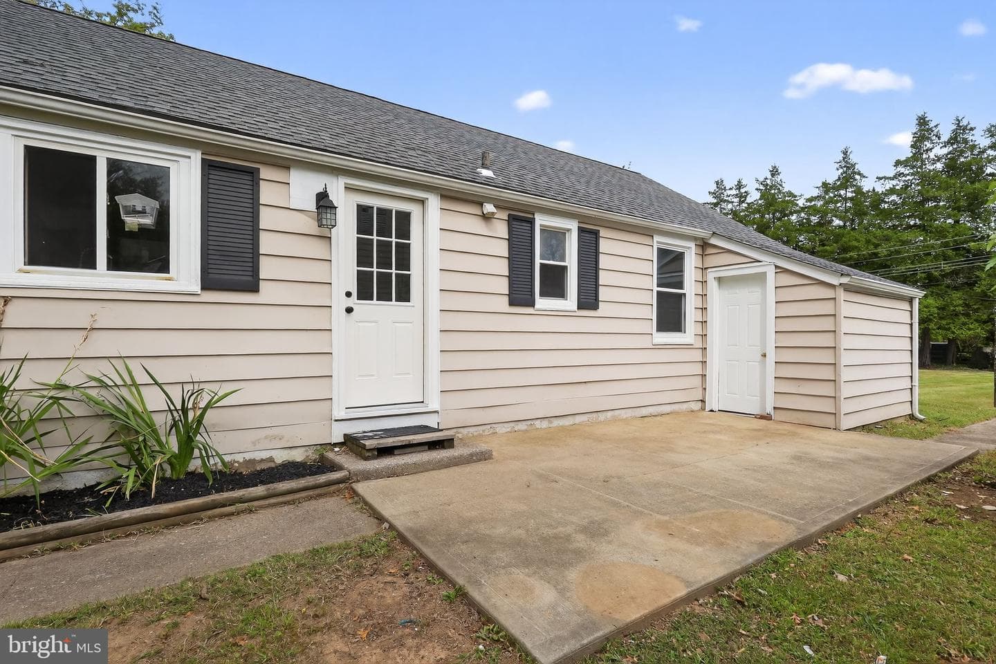 415 Virginia Avenue photo 2