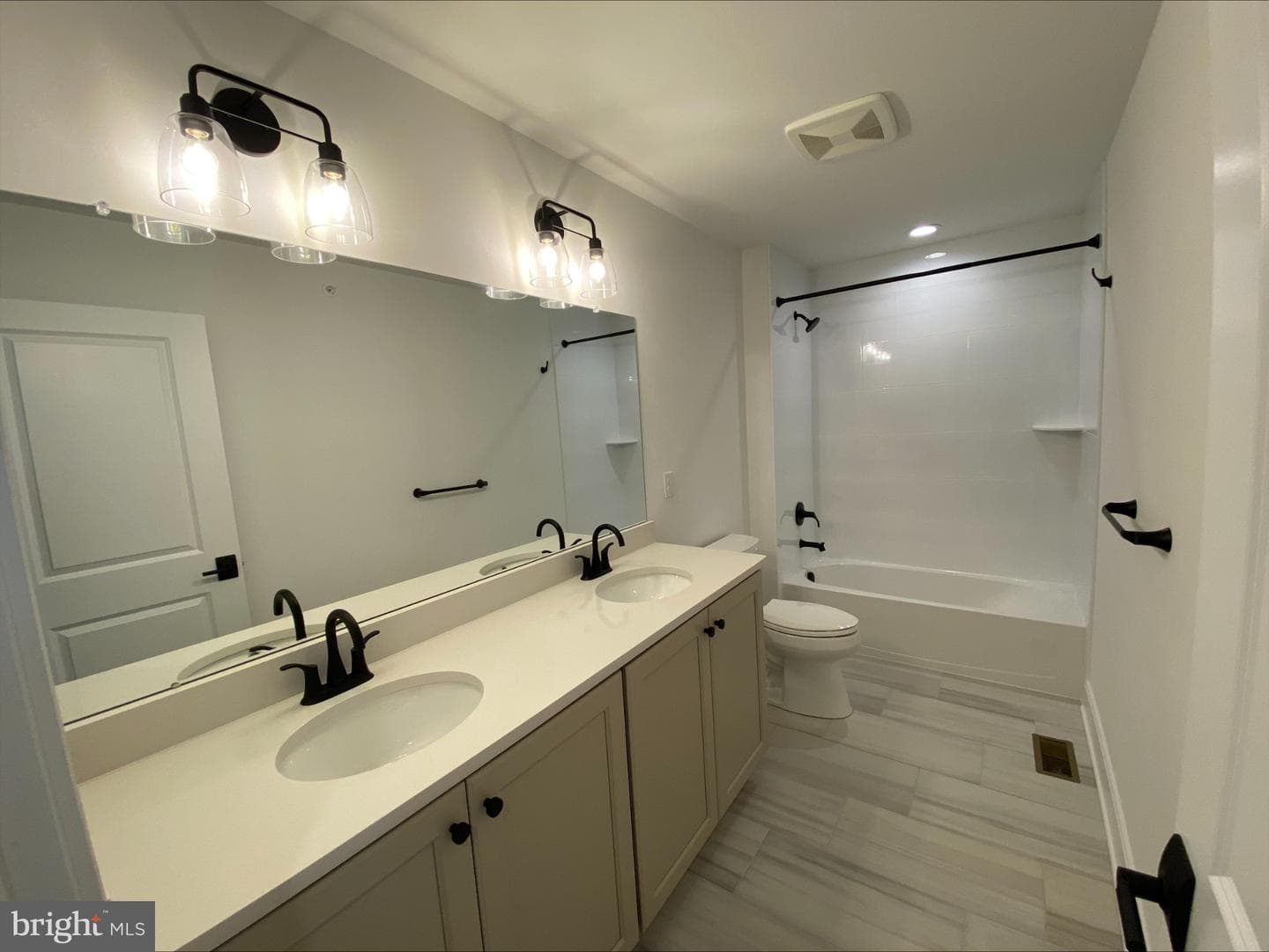 105 Vienna Boulevard #43 photo 16
