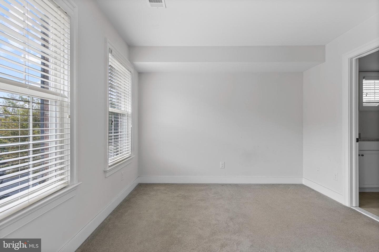 631 W Magnolia Court photo 28