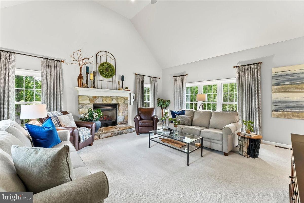 602 Kensington Drive photo 20