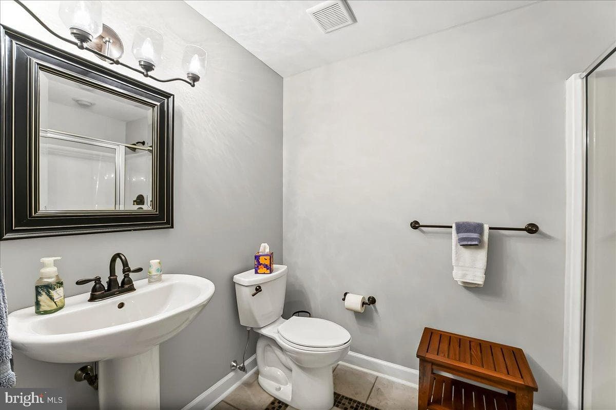 602 Kensington Drive photo 35