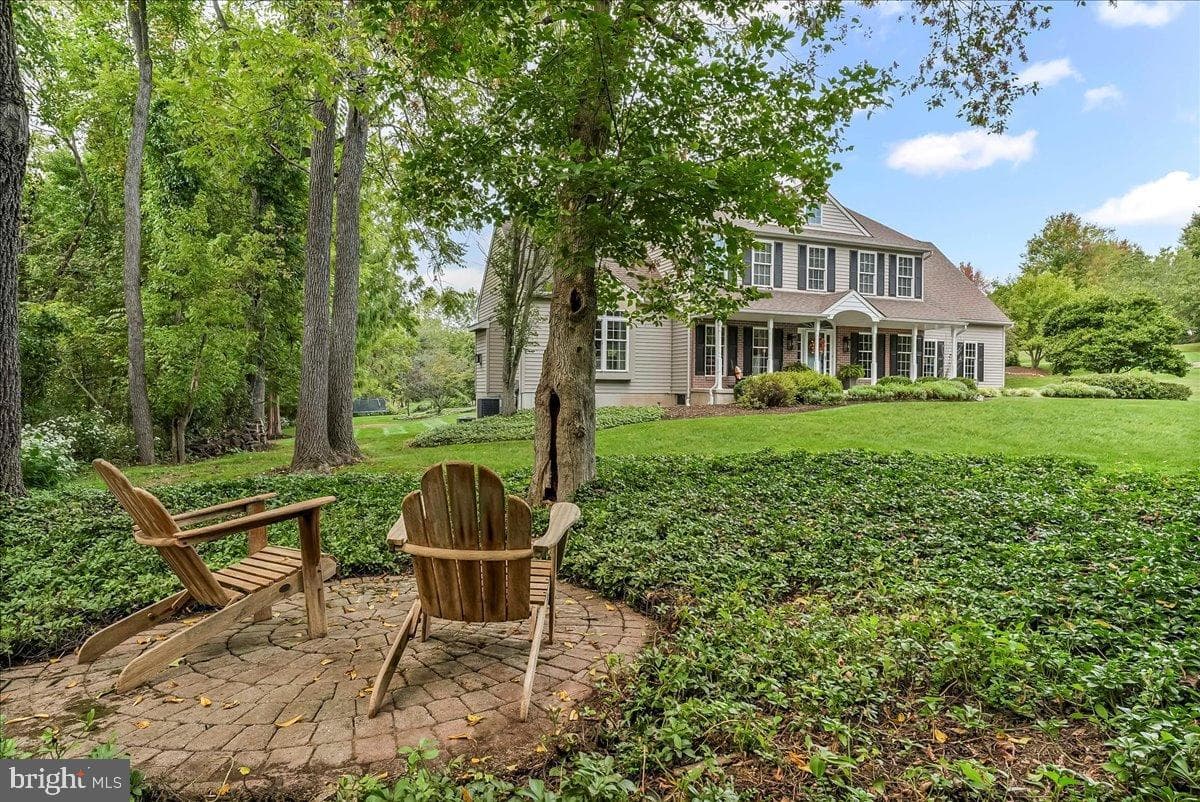 602 Kensington Drive photo 37