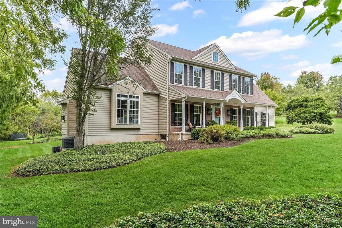602 Kensington Drive photo 38