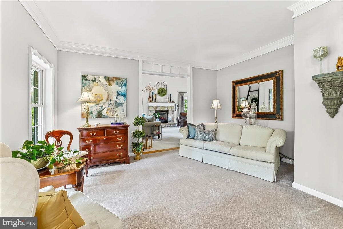 602 Kensington Drive photo 4