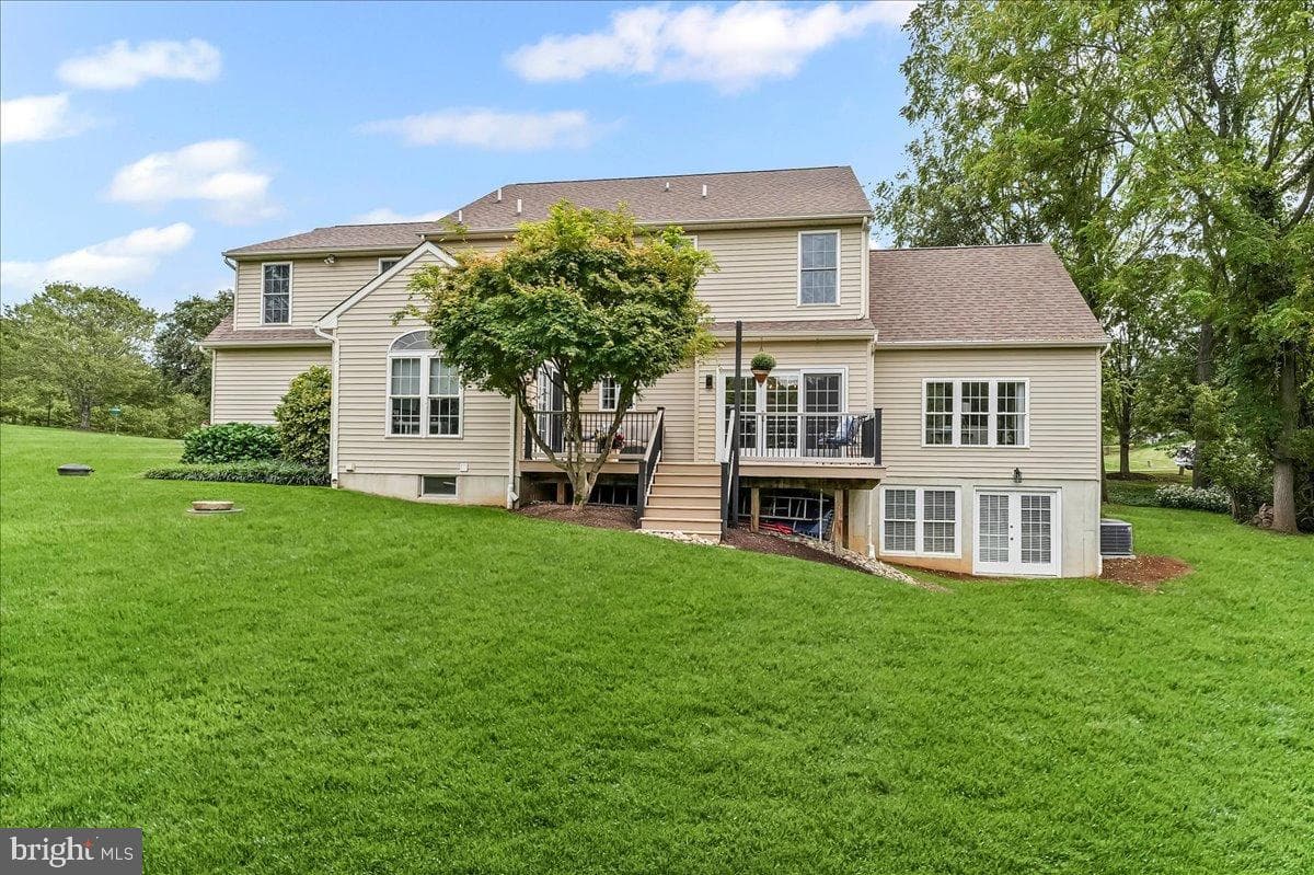 602 Kensington Drive photo 40