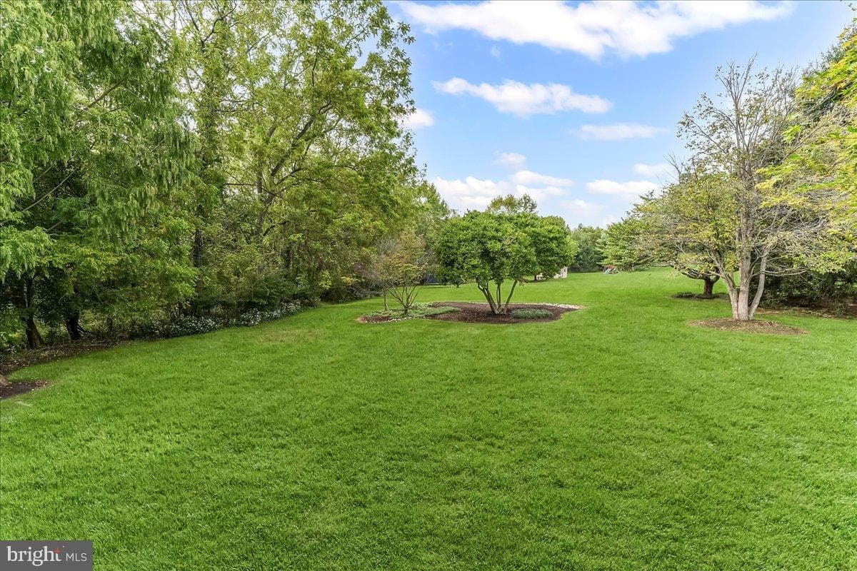 602 Kensington Drive photo 43