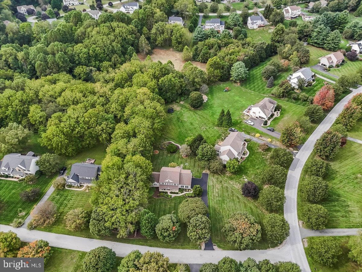 602 Kensington Drive photo 46