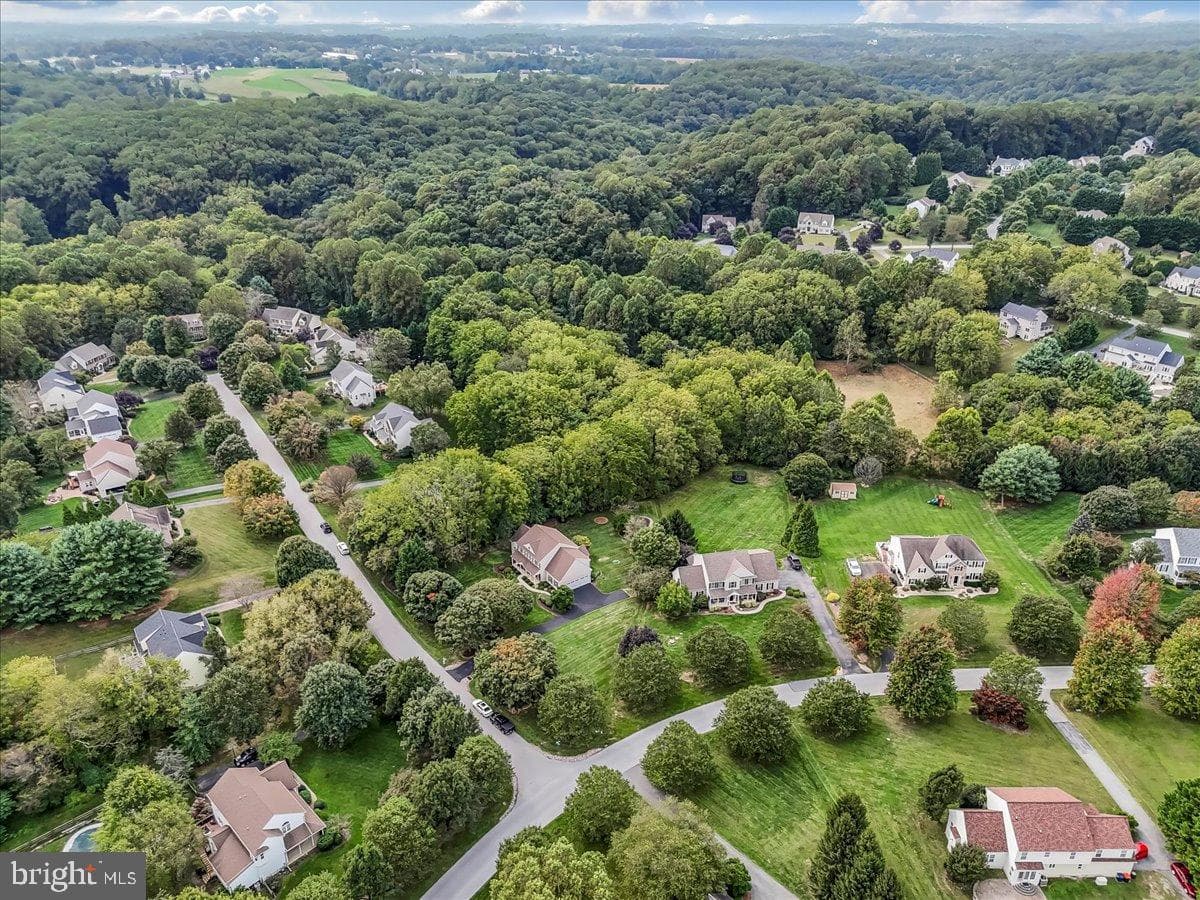 602 Kensington Drive photo 47