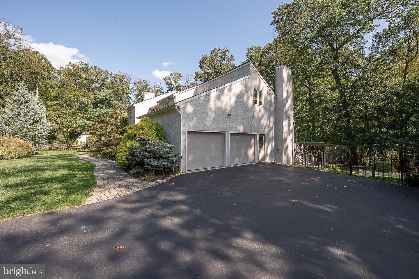 820 Weadley Road photo 3