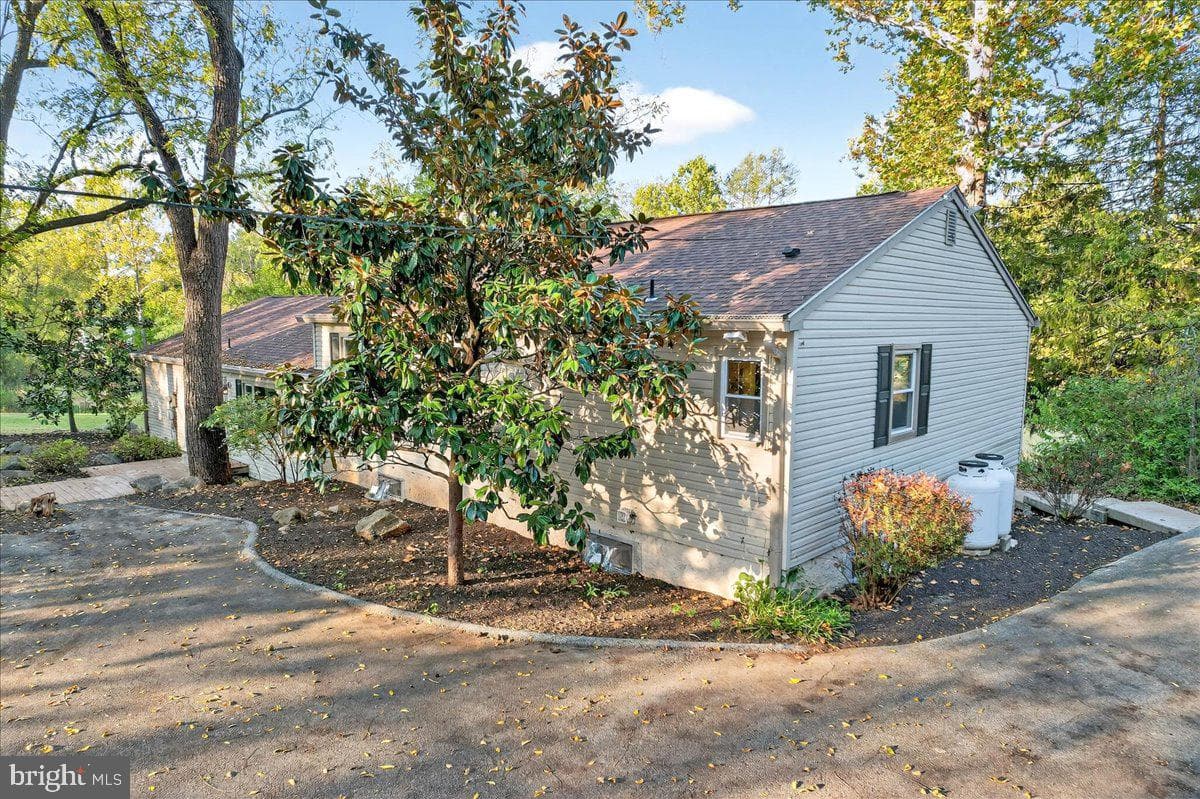 121 Midway Road photo 54