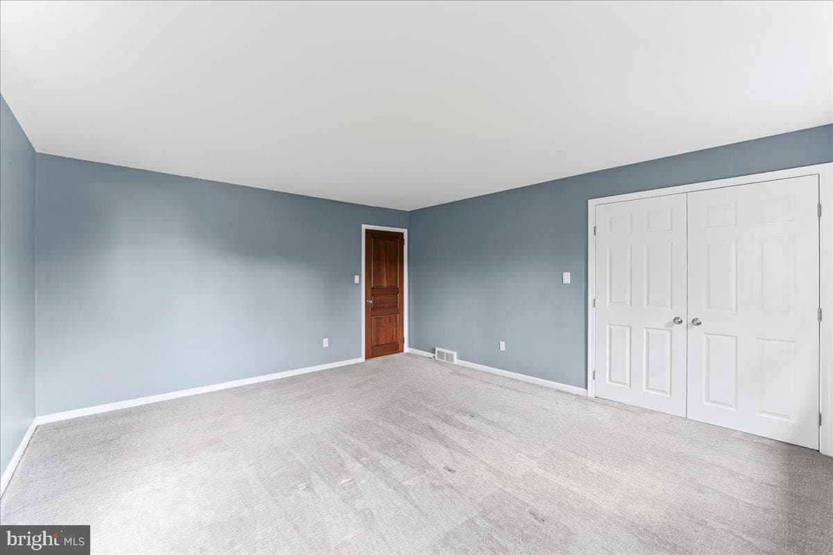 122 Round Hill Road photo 52