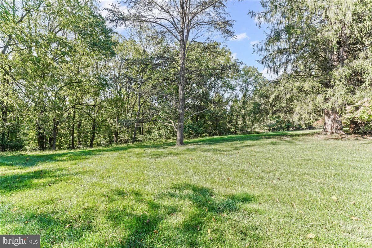 122 Round Hill Road photo 56