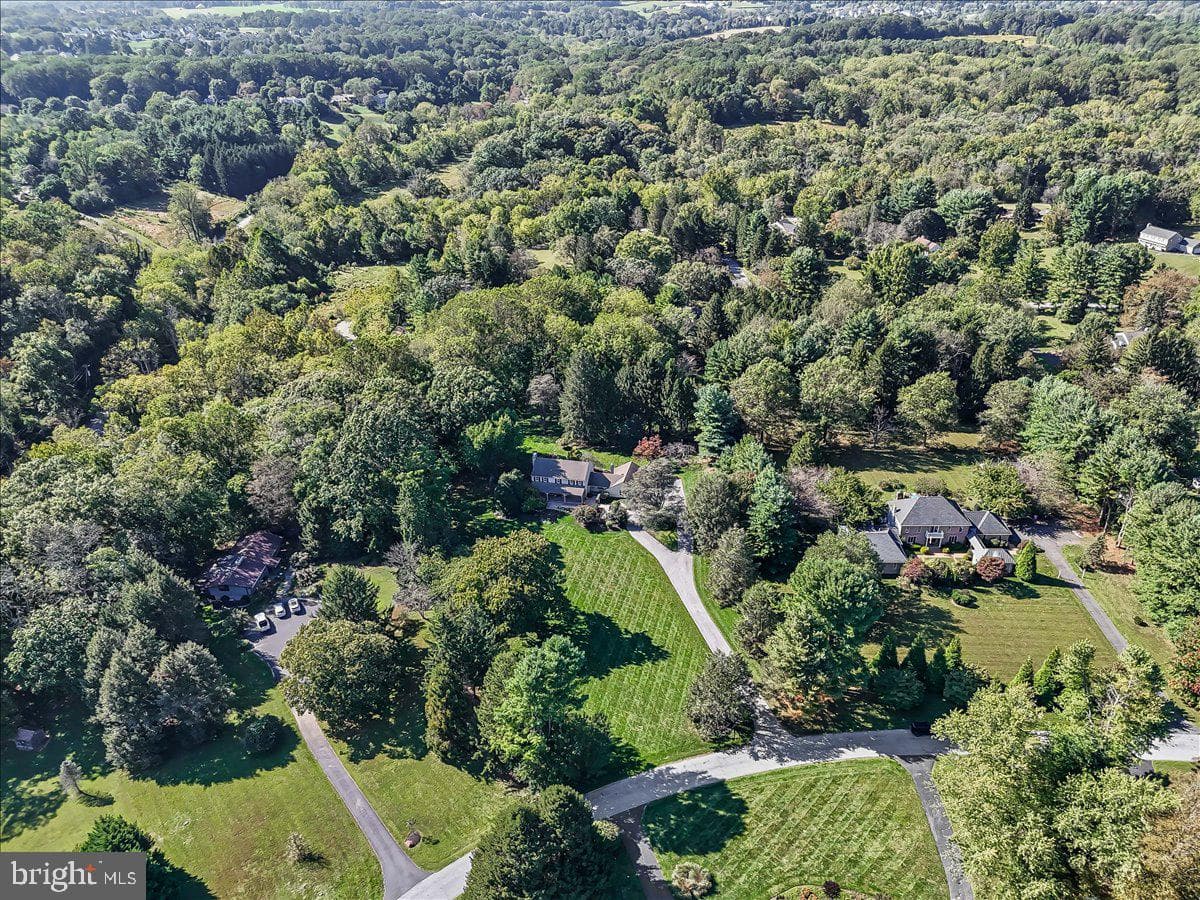 122 Round Hill Road photo 59