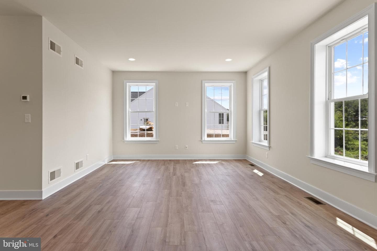 1100210 Trinity Drive photo 12