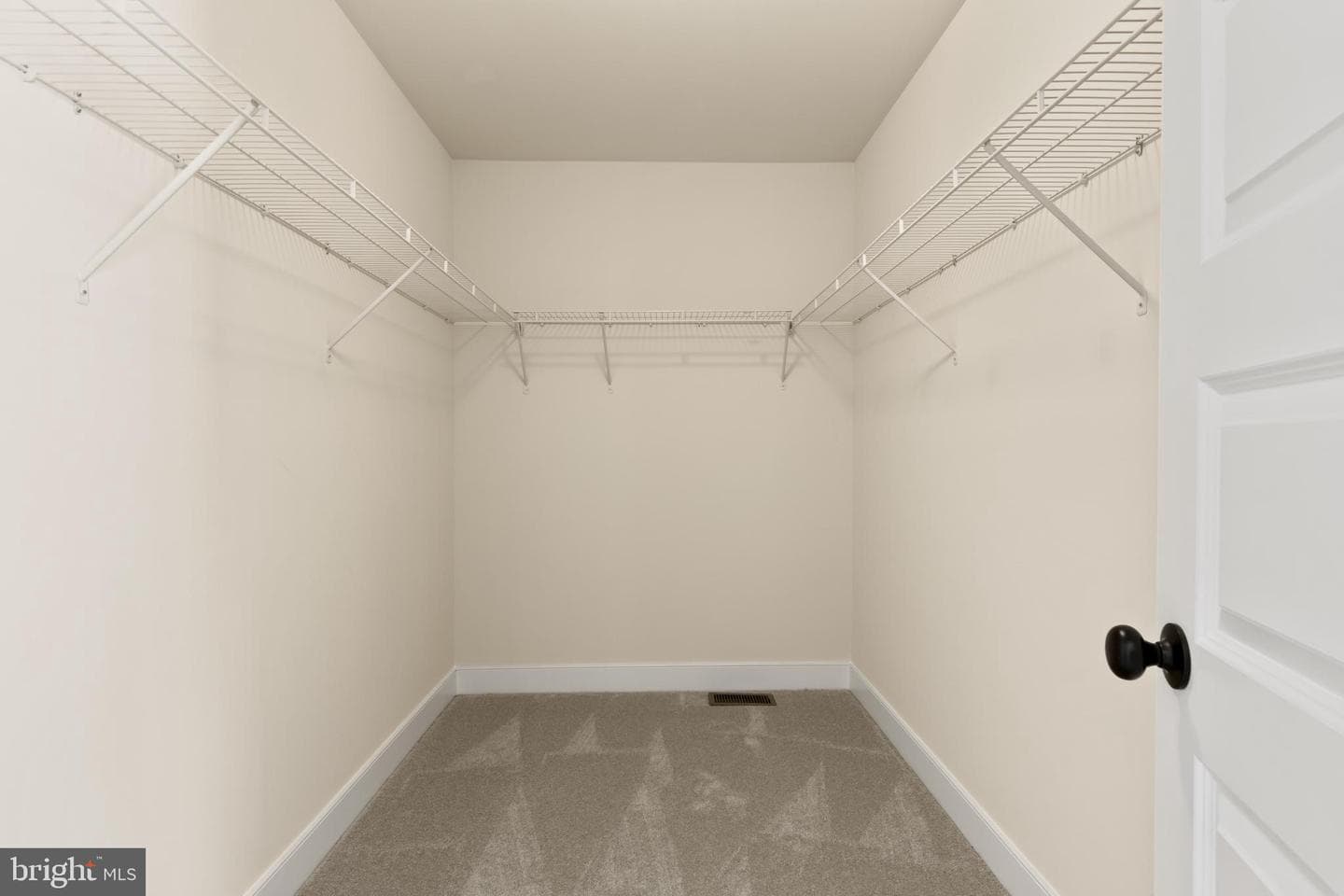 1100210 Trinity Drive photo 21