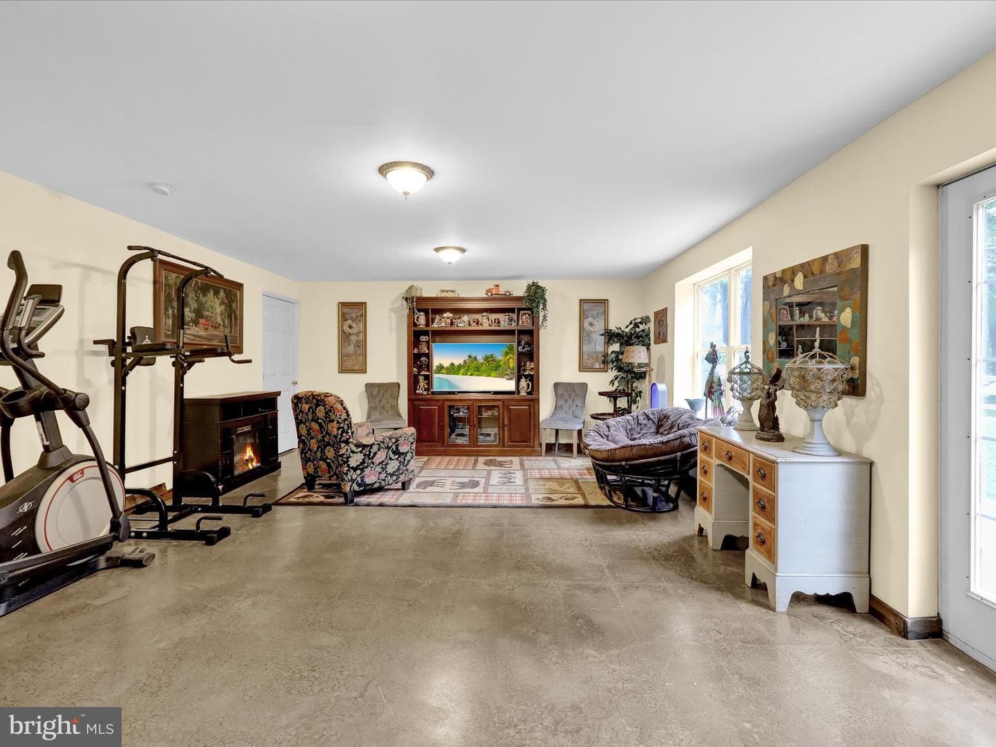 270 Laurel Road photo 36