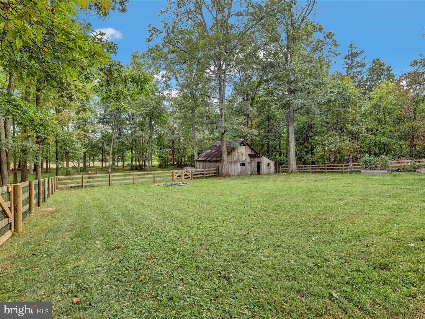 270 Laurel Road photo 39