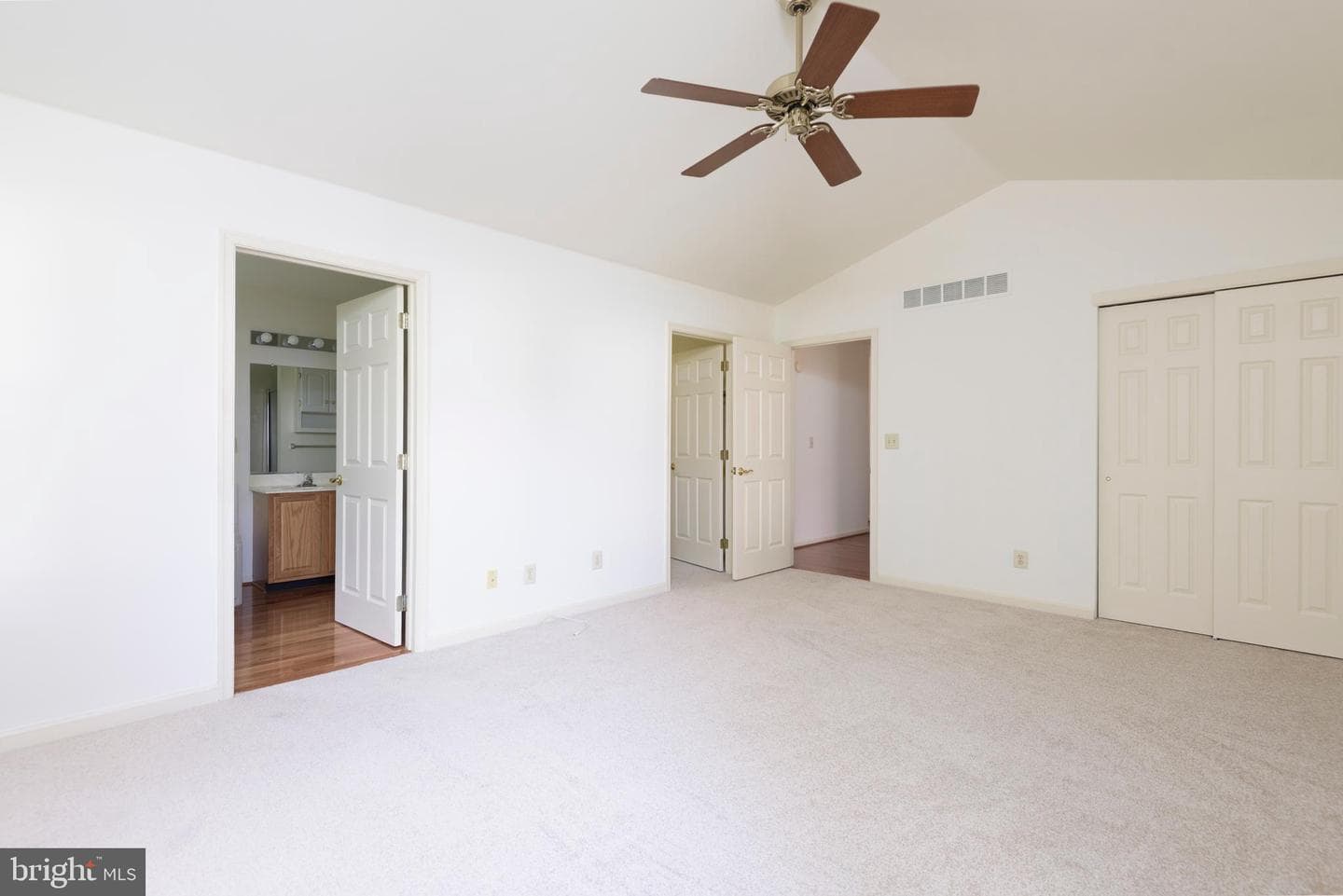 403 E Glenview Drive photo 13