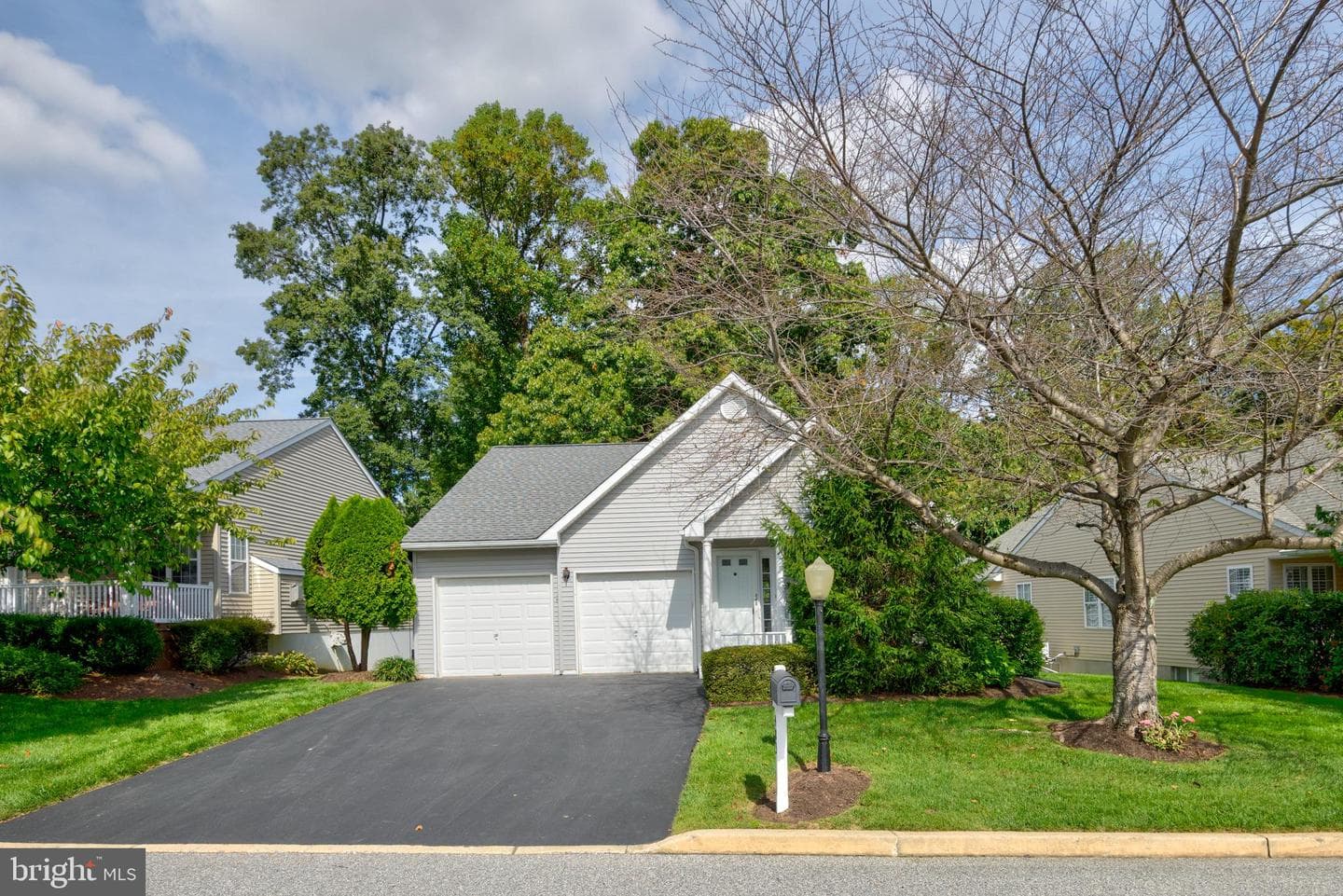 403 E Glenview Drive photo 2