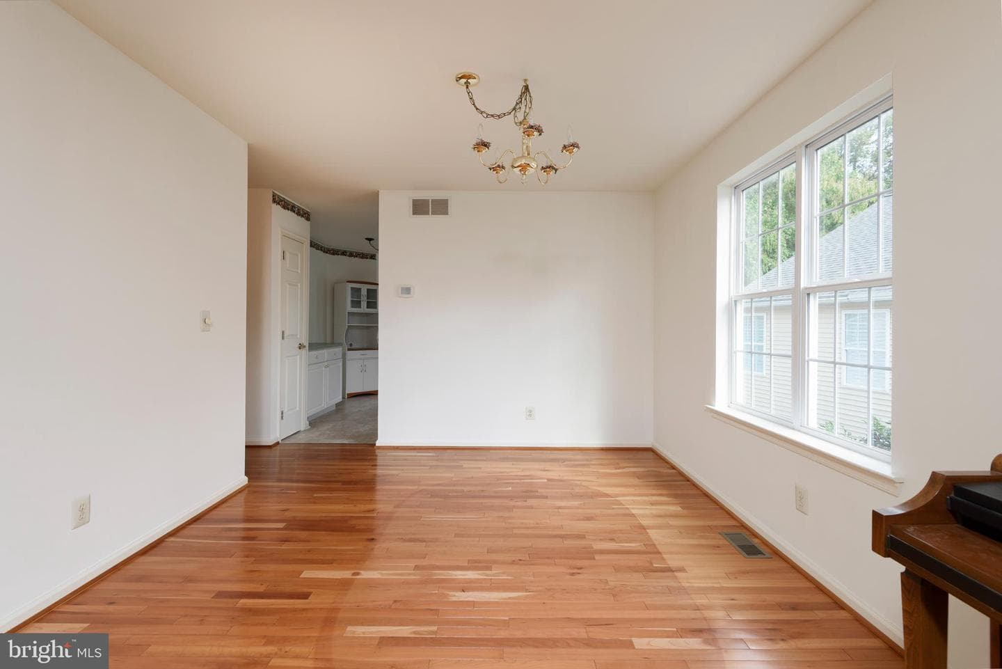 403 E Glenview Drive photo 5