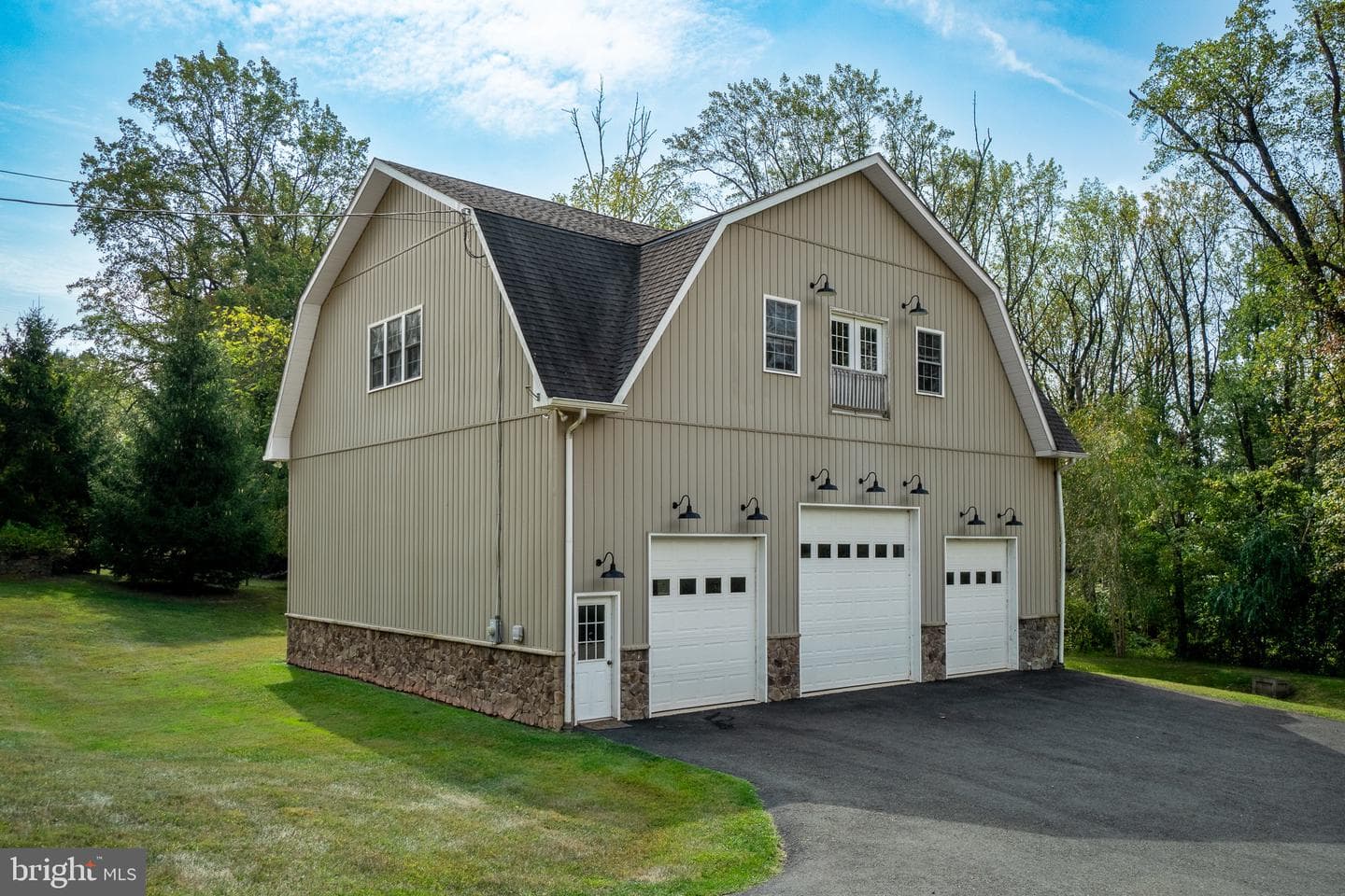 370 Hopewell Road photo 4