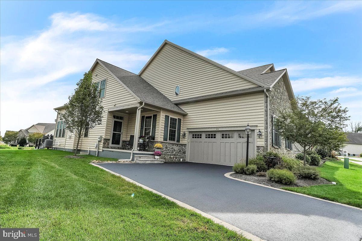 219 Honeycroft Boulevard photo 33