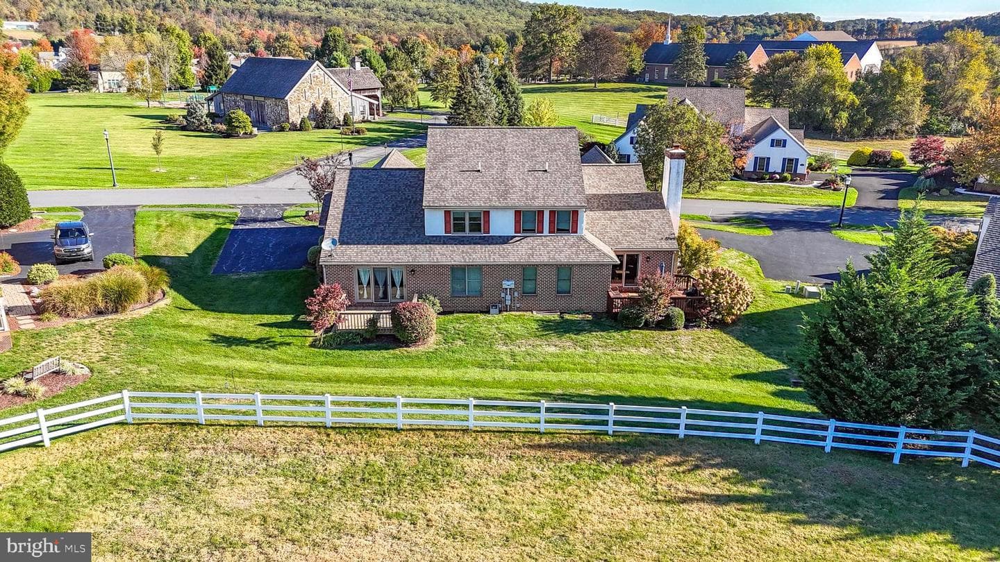 242 Steeplechase Drive photo 12