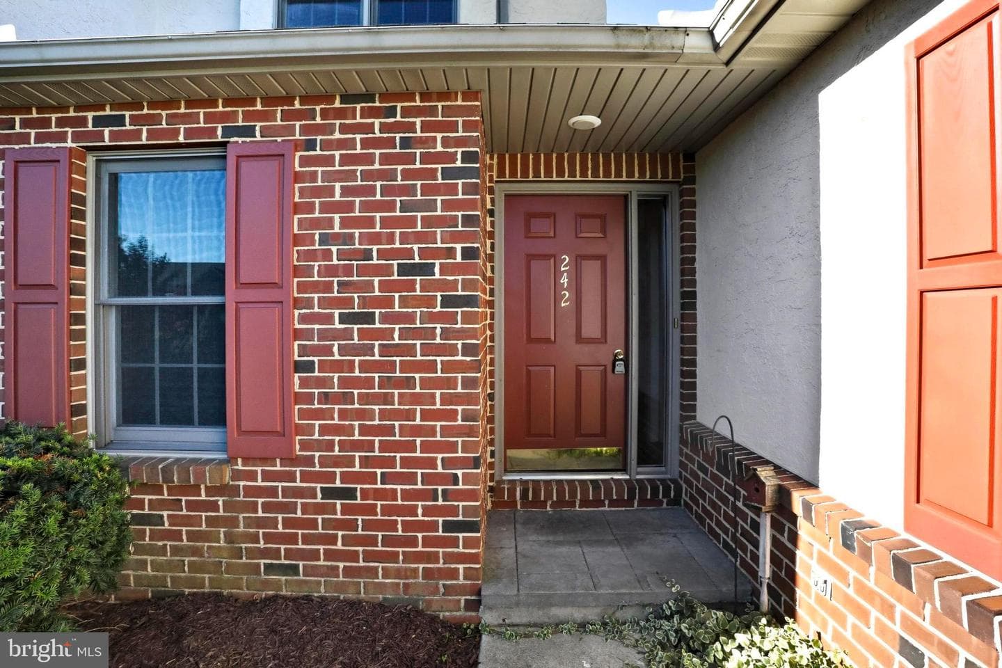 242 Steeplechase Drive photo 24