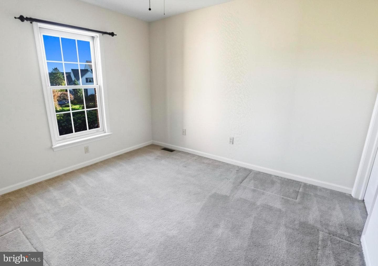 242 Steeplechase Drive photo 42