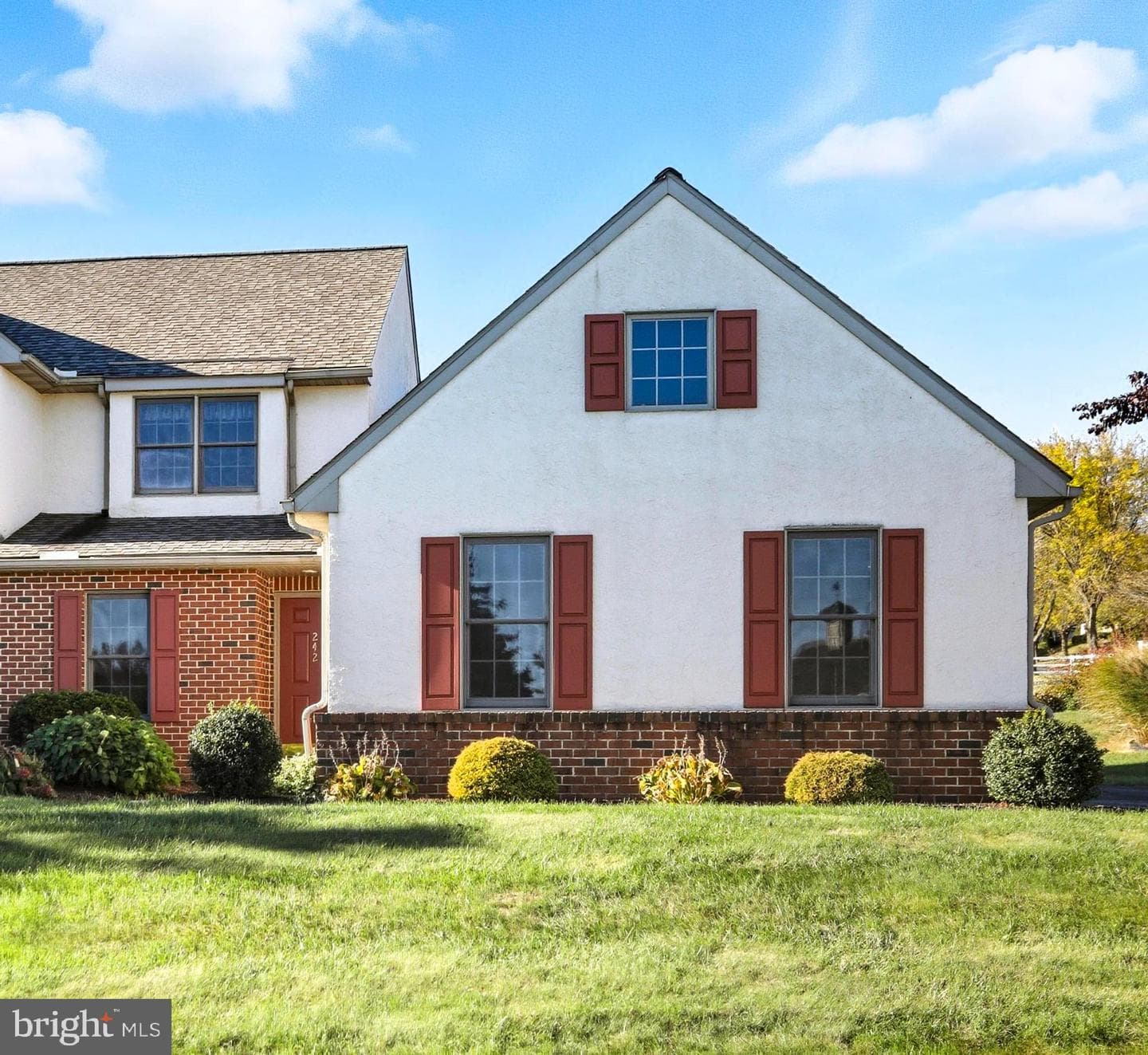 242 Steeplechase Drive photo 5