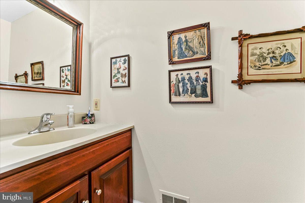 229 Cambridge Chase #30 photo 12