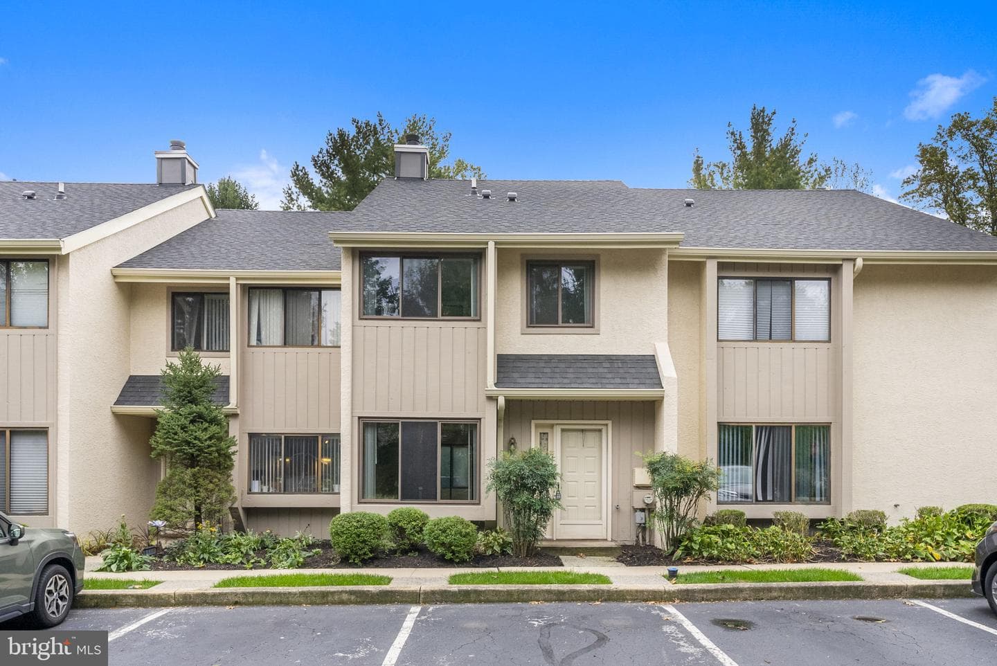 45 Landmark Drive photo 1