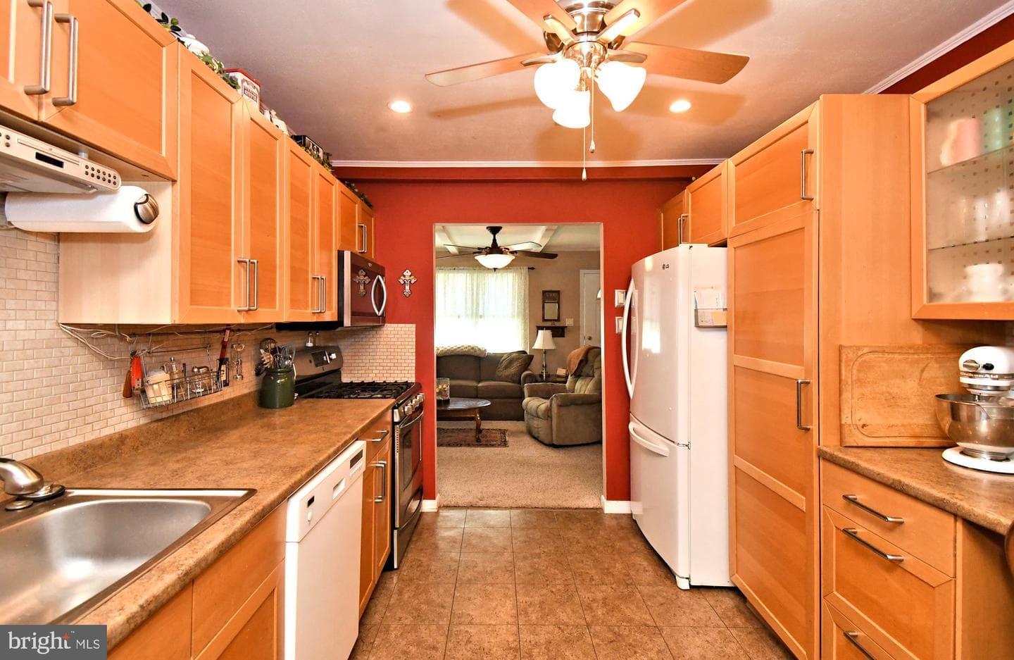 1220 Tyler Avenue photo 15