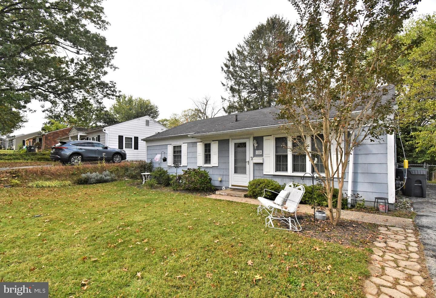 1220 Tyler Avenue photo 2
