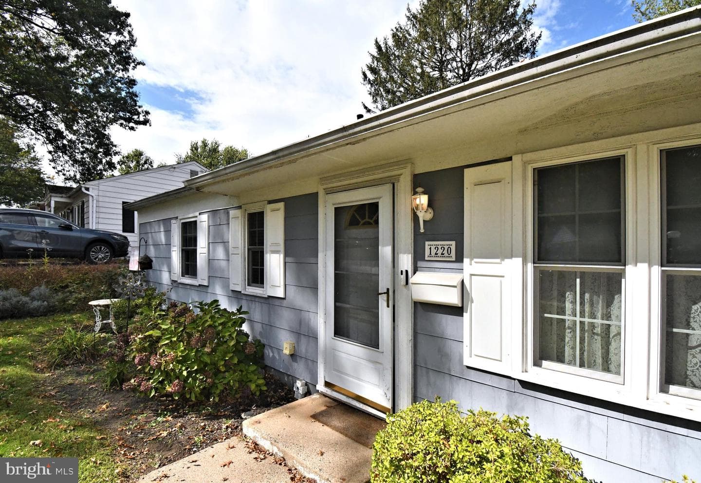 1220 Tyler Avenue photo 4