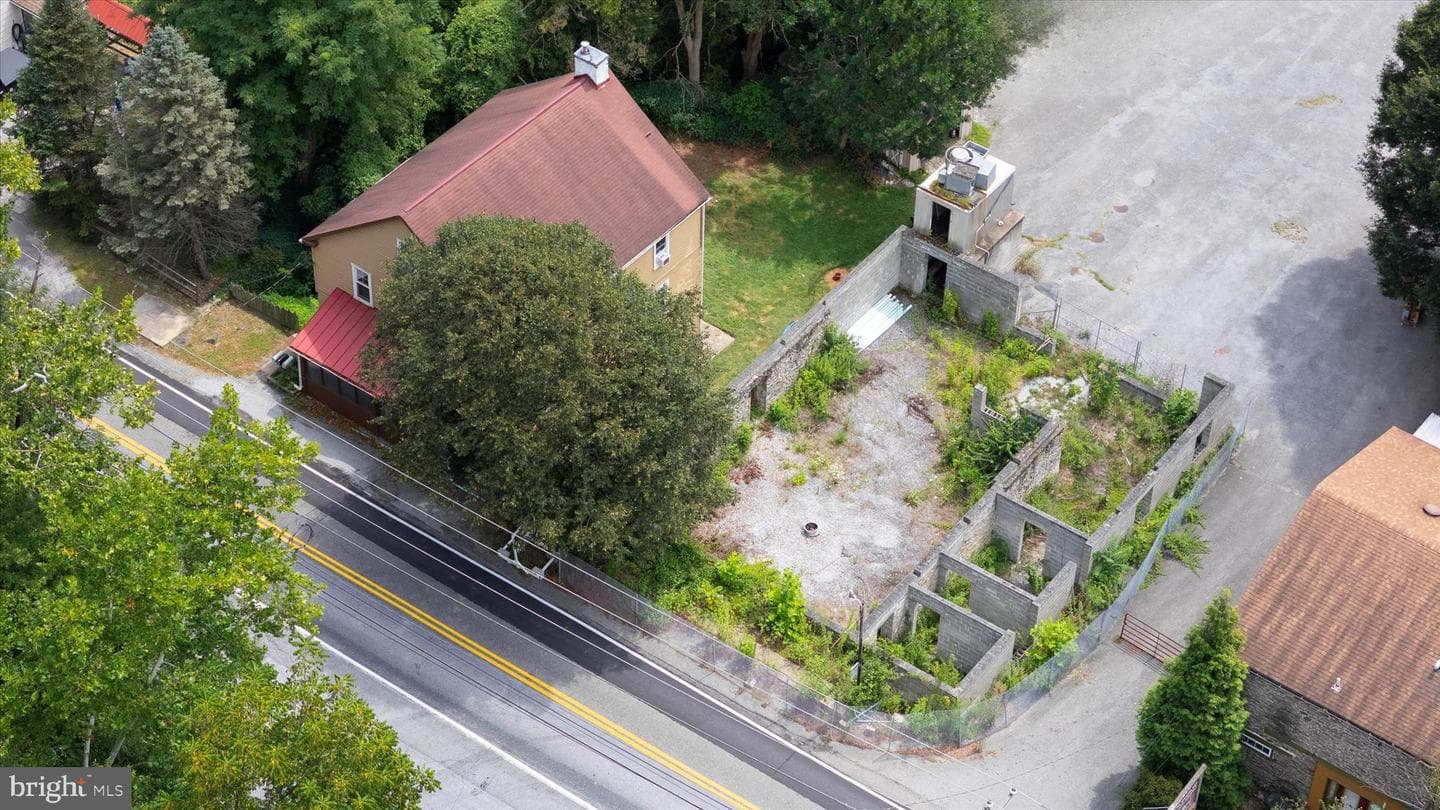 2090 Strasburg Road photo 3