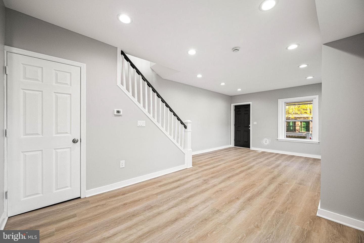 309 Jefferson Avenue photo 9