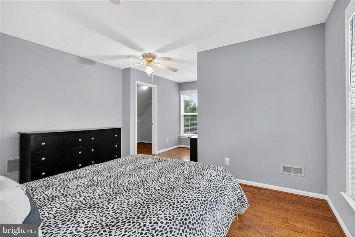 215 Meetinghouse Lane photo 32