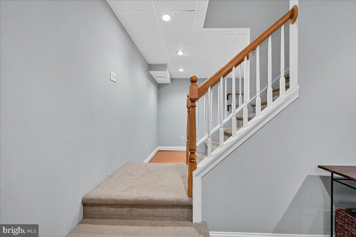 215 Meetinghouse Lane photo 41