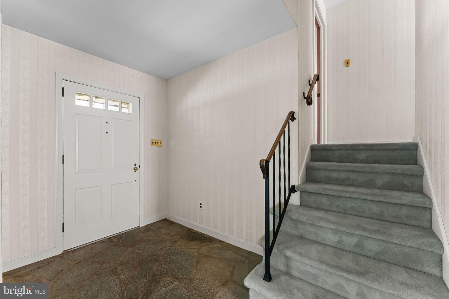 962 Weadley Road photo 4